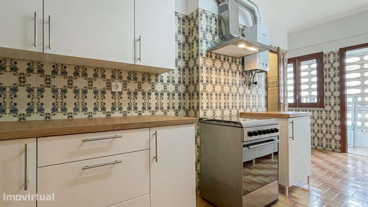 Arrendamento - Apartamento T4 - Portela - Garagem - 150m2 - Grande imagem: 5/30