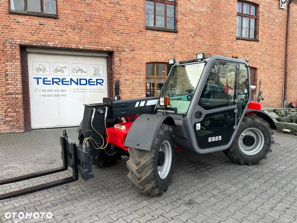 Massey Ferguson MF8952 - 11