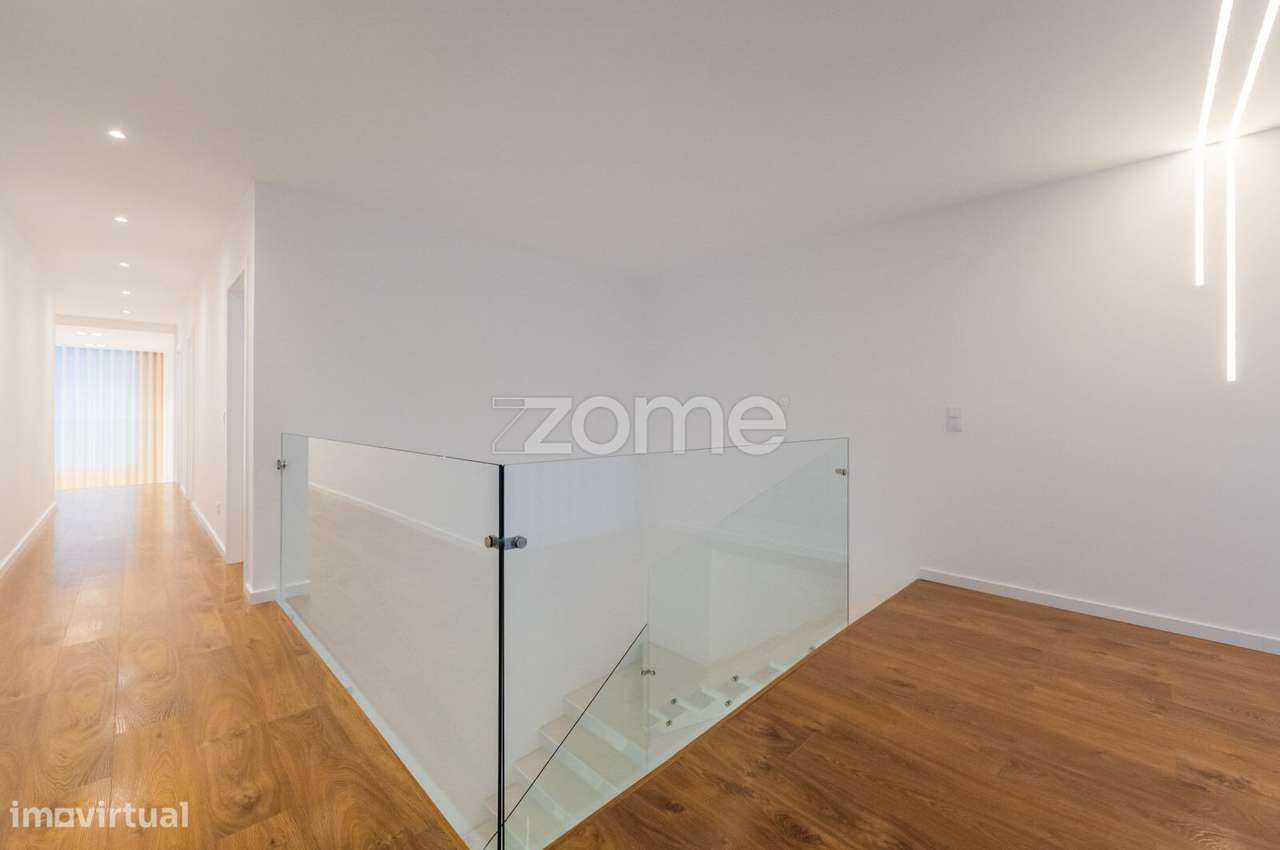 Moradia T4 com psicina-40