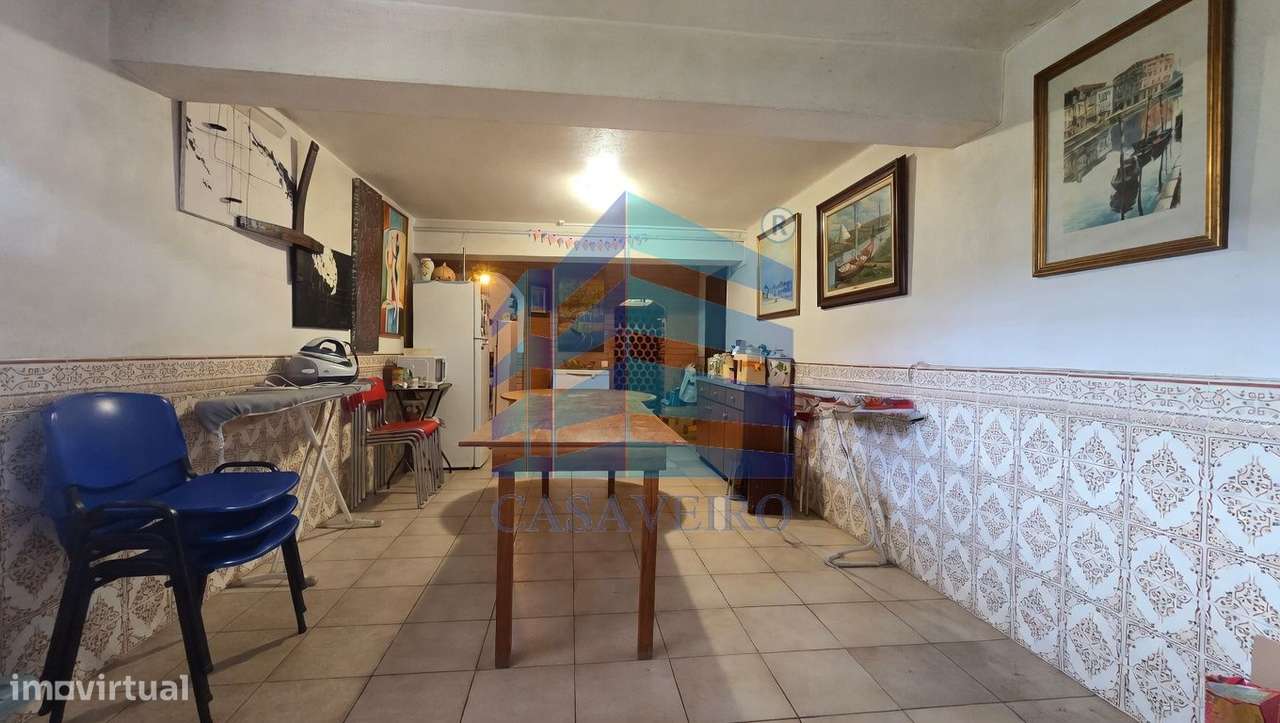 Moradia T5 com anexos em Azurva-18