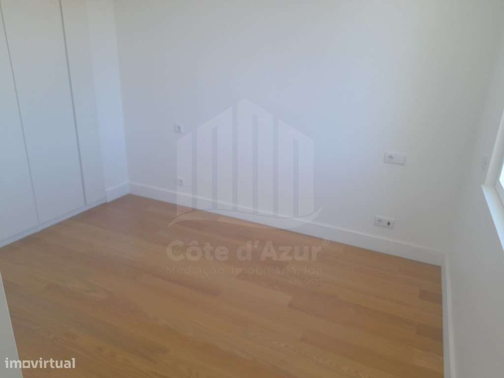 Moradia Nova T3 Sesimbra (castelo)-12