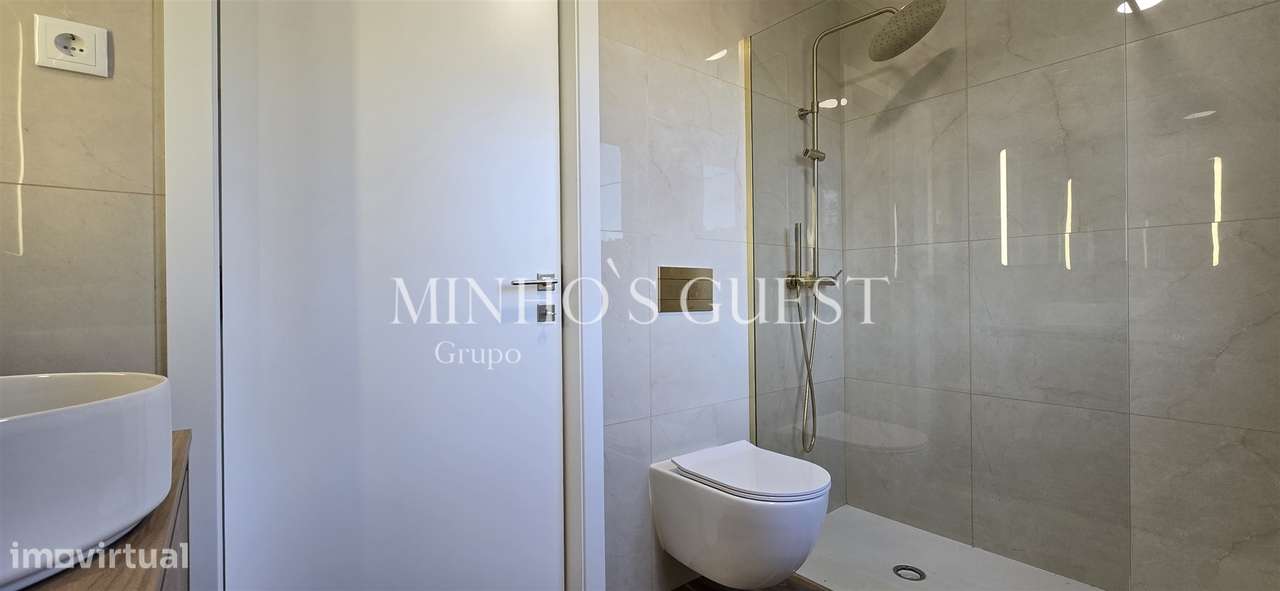 Moradia Individual V3 Nova com Piscina | Espaço, Conforto e Modernidad-28