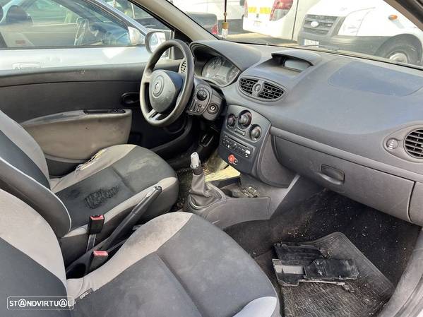 Renault Clio 3 1.5 dci ano 2009 para peças - 5