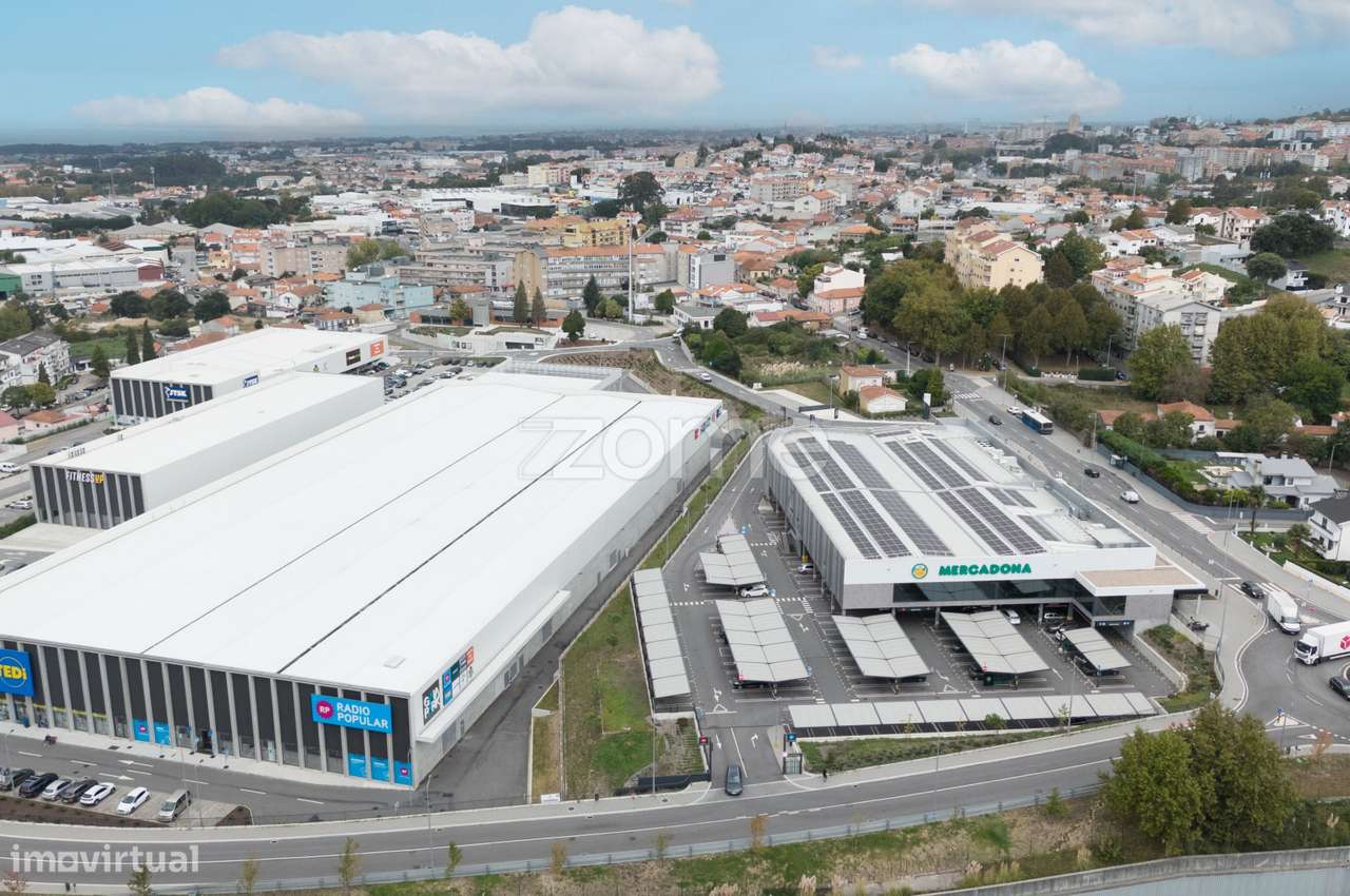 Espaço comercial amplo junto ao Gaia Park, em Vila Nova de Gaia, Po...-4