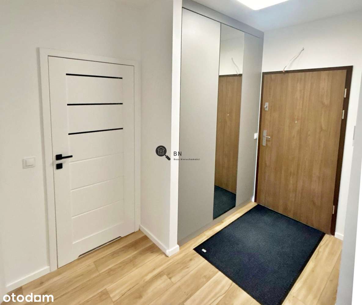 Wysoki standard, od południa, miejsce w hali-4