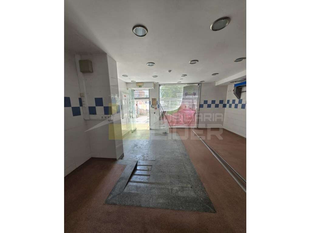 Loja comercial em Guerreiros-Loures - Grande imagem: 2/9