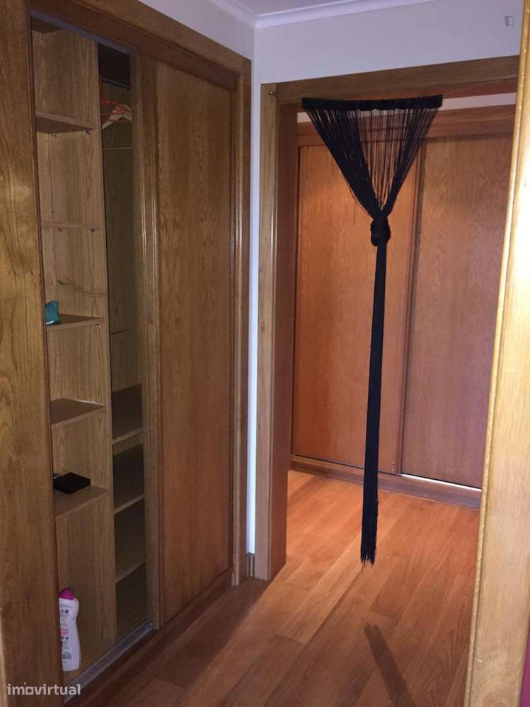 Quarto - localizado em Estoril Lisbon - Grande imagem: 2/7