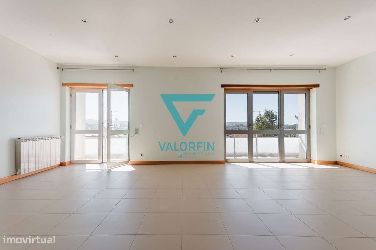 APARTAMENTO T3 com vista para o Mosteiro da Batalha-6