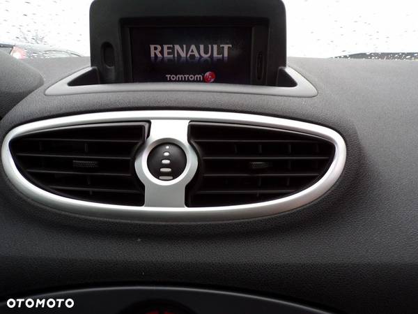 Renault Clio - 17