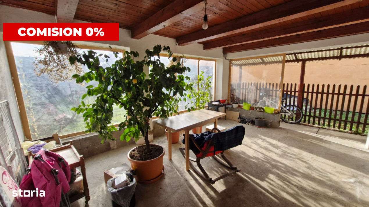 Casa Rogerius singur in curte, amenajata in doua apartamente - Imagine principală: 1/8