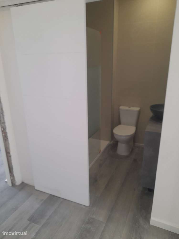 Apartamento T2 com varanda na Baixa da Banheira-18