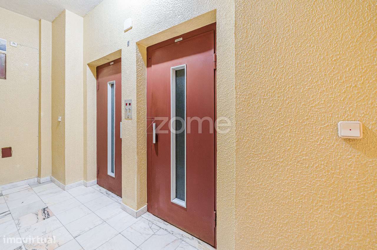 Apartamento T2 na Tapada das Mercês-36