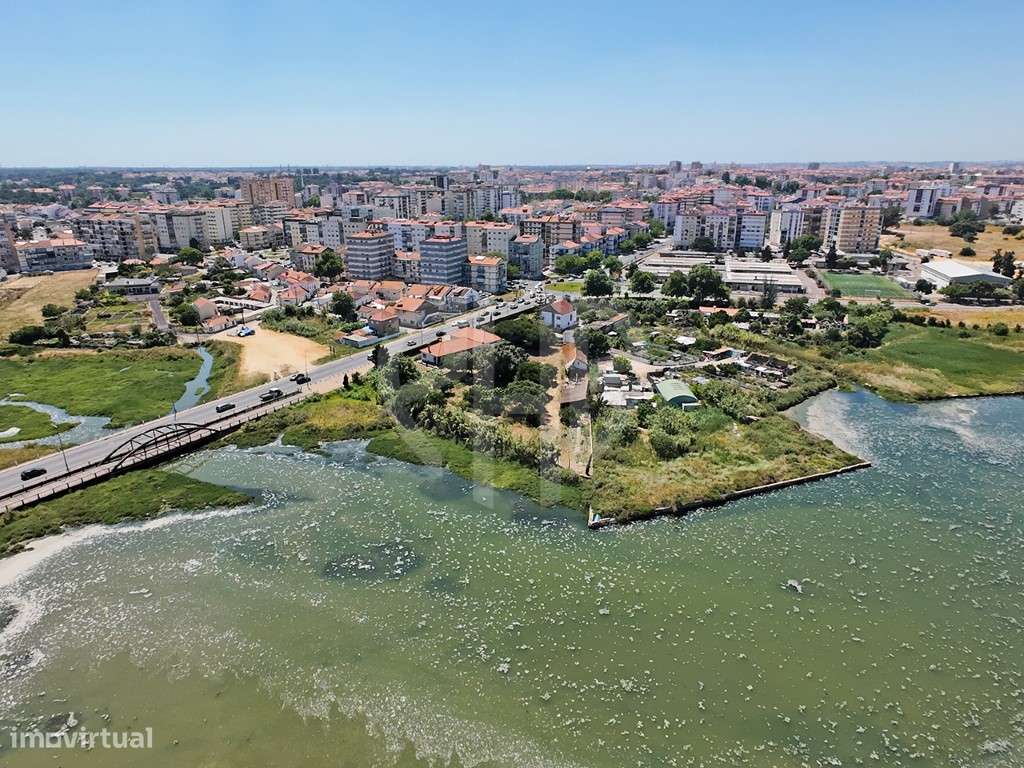 Moradia T3 + Área Terreno 4.150m2 + Atracadouro // P/Recuperar - Grande imagem: 4/50