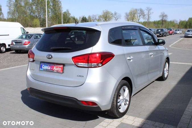 Kia Carens - 7