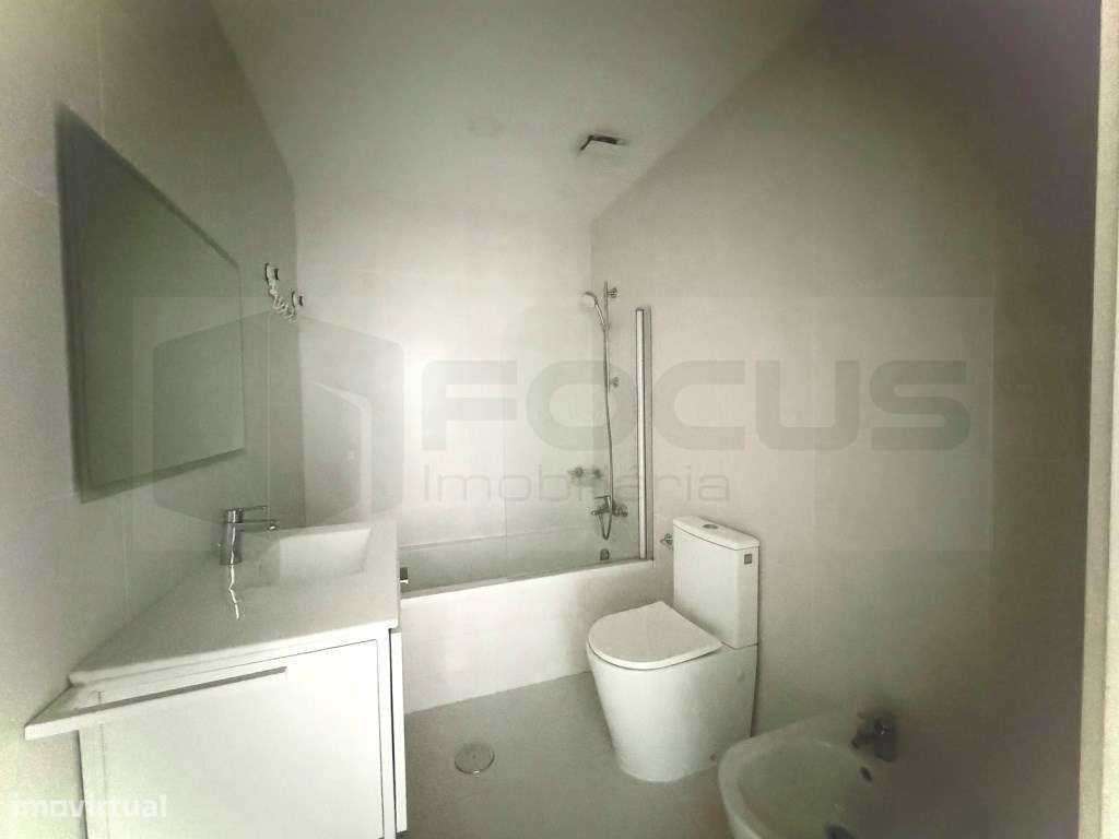 Apartamento T2 renovado com terraço Esgueira - CENTRO-17