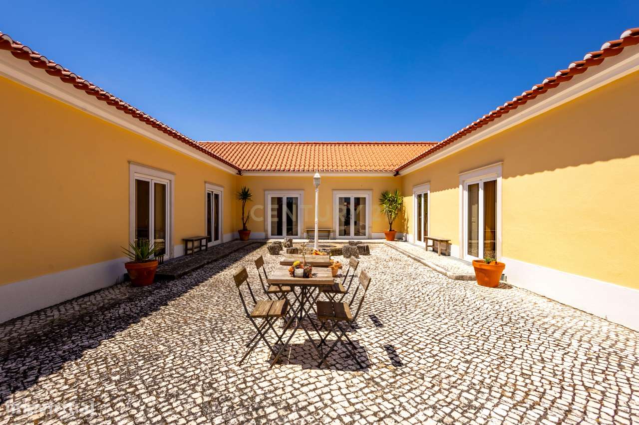 Moradia T5 Térrea com Piscina, Garagem e Lote de 2000 m² – Venda do Al-34