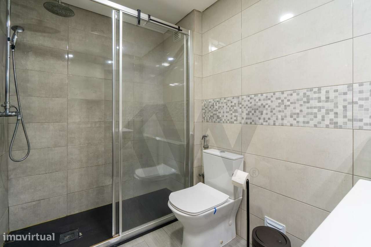 Apartamento T2 na Rua Dr. José Afonso, Quelfes - Conforto, Remodelado-7