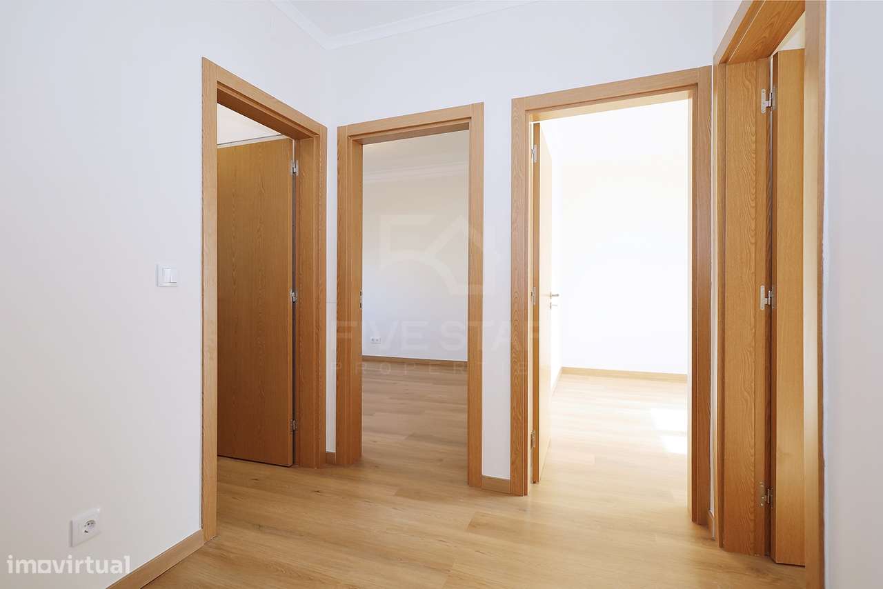 T2 Renovado - Monte da Caparica - Junto a FCT Univ. Nova - Grande imagem: 5/25