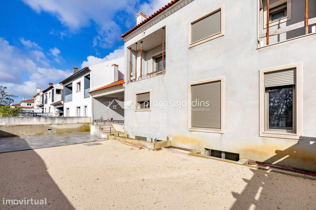 Moradia T3 com Garagem para 3 Viaturas a 5 Minutos de Leiria-6