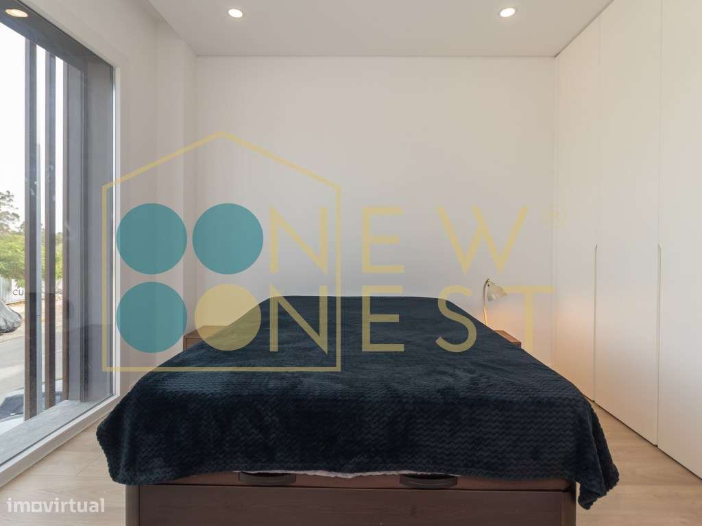 Moradia T3+1 em Banda como Nova com pátio e Vista Castelo de Palmel...-20