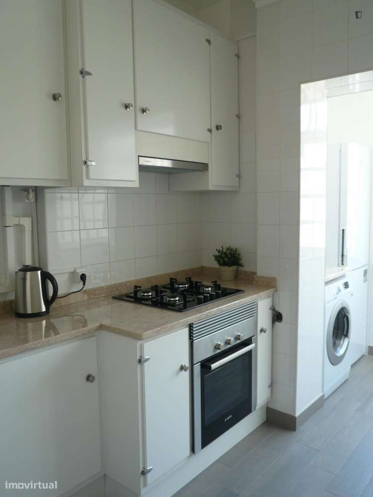 Quarto - localizado em São Sebastião Lisbon - Grande imagem: 5/10