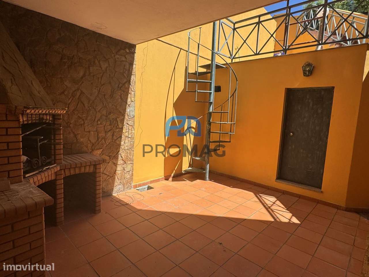 Espaço, luz e conforto em MORADIA T5 - AMARANTE-20