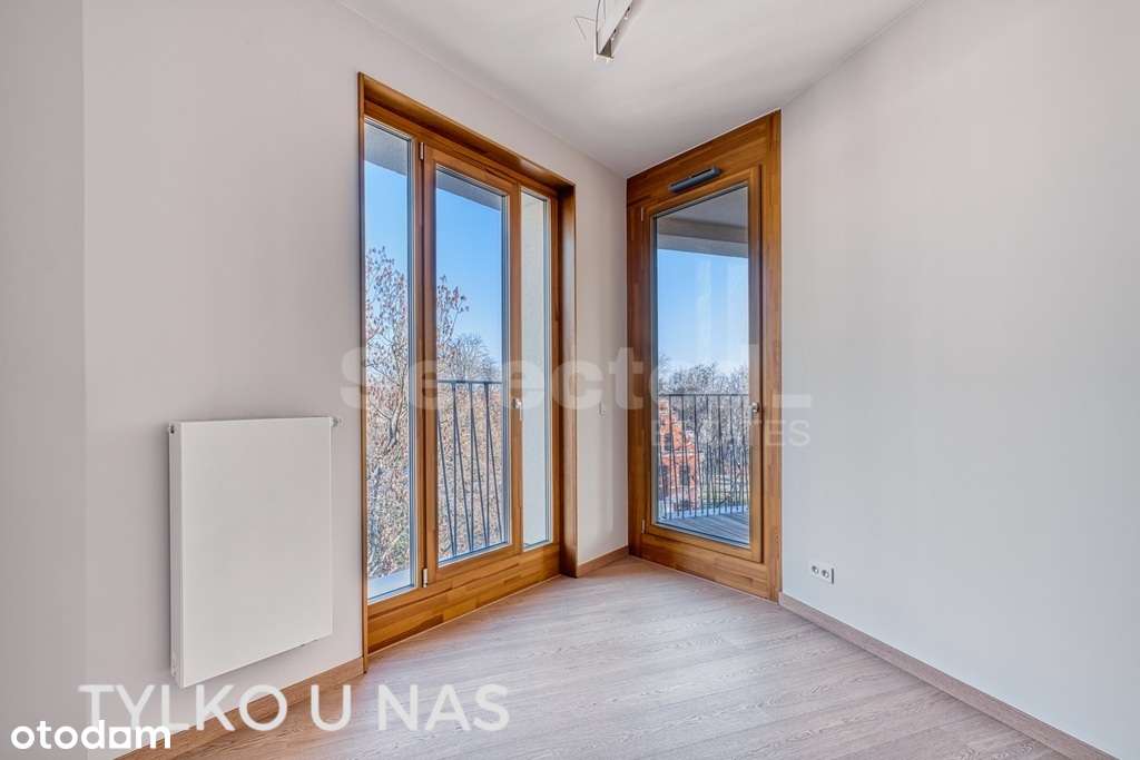 Przestronny apartament na ostatnim piętrze-10