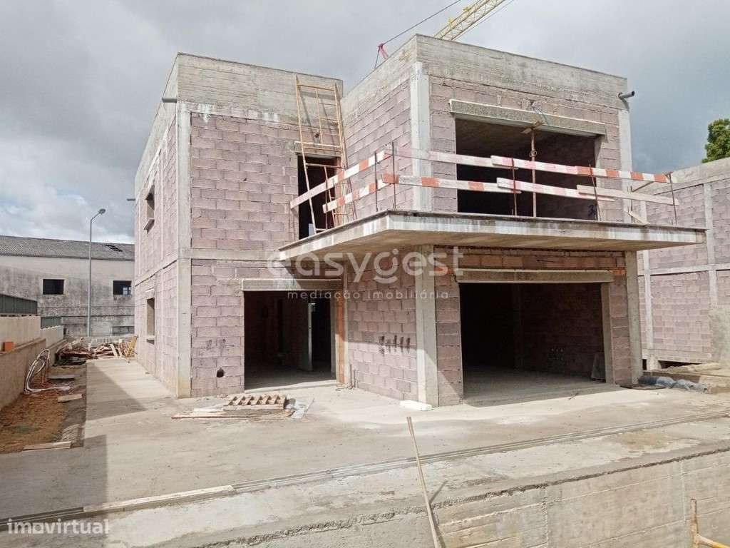 Moradia T4 com Piscina na cidade de Castelo Branco - Grande imagem: 3/21