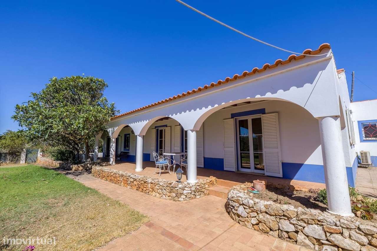 QUINTA CHARMOSA COM 2 CASAS INDEPENDENTES EM BENSAFRIM - Grande imagem: 2/47