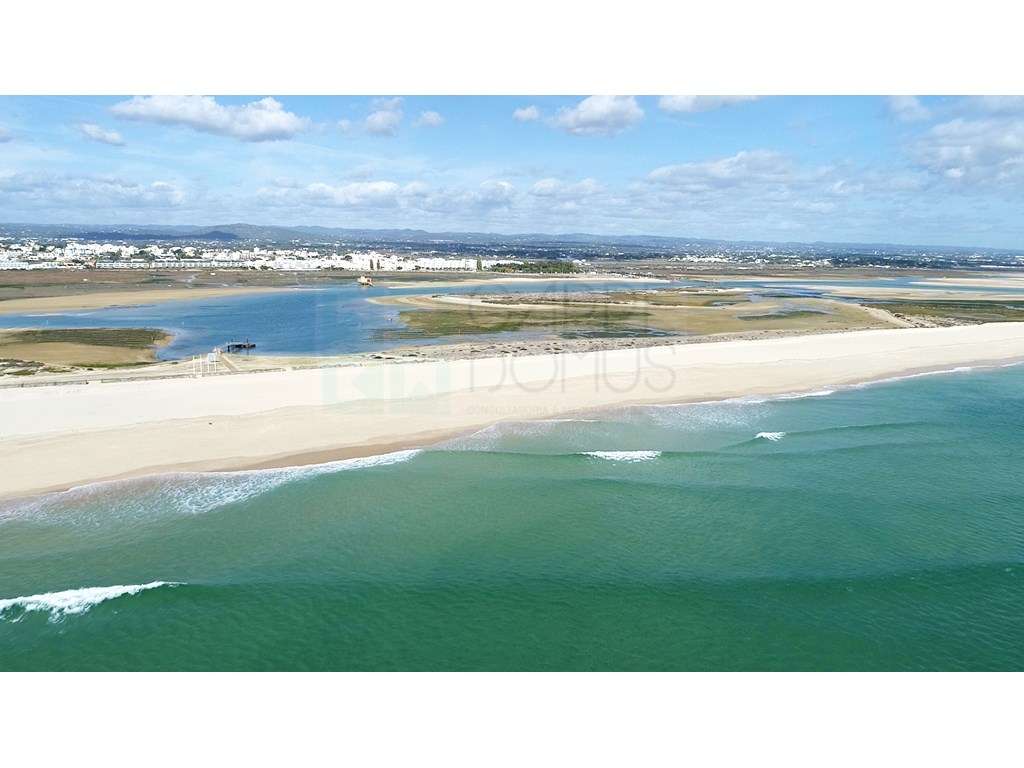 Nova moradia T3 com amplos terraços e piscina privada, na Fuseta, A... - Grande imagem: 4/35