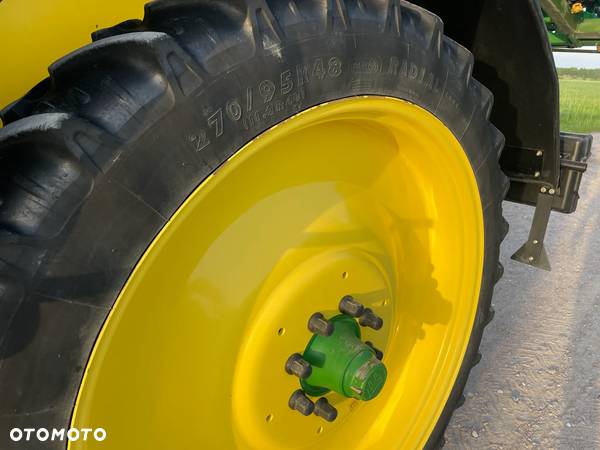 John Deere 824 - 5