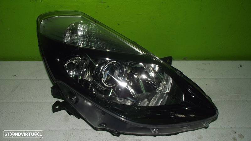 Farol Direito Renault Clio III - 2009 / 2013 - NOVO - F655 - 1