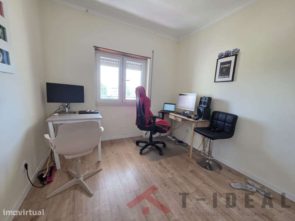 Apartamento T3 no Centro da Lourinhã-16