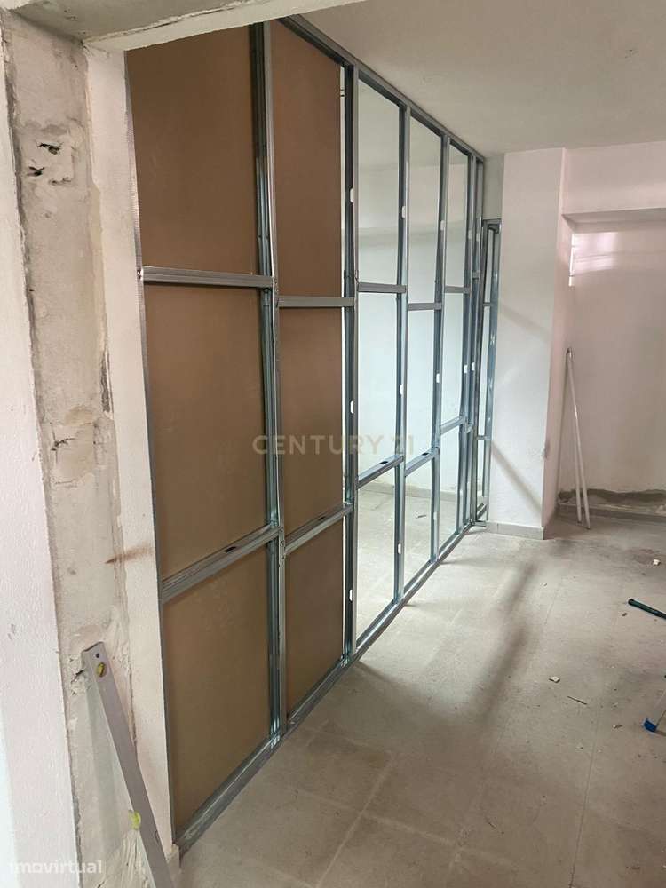 Espaço com 72 m2 no centro de Alcochete - Grande imagem: 4/18