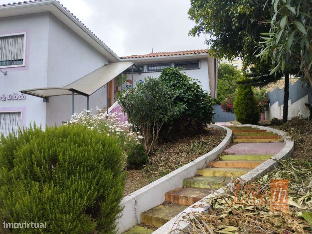 Moradia T5 em Odivelas - Grande imagem: 1/7