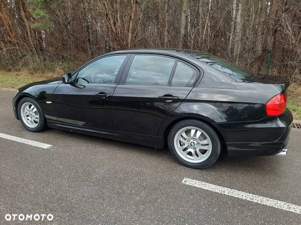 BMW Seria 3 318i - 30