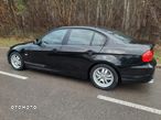 BMW Seria 3 318i - 30