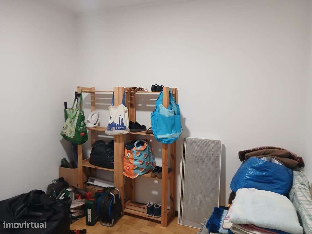 Moradia V3 c quintal no centro de Almeirim - Grande imagem: 2/13