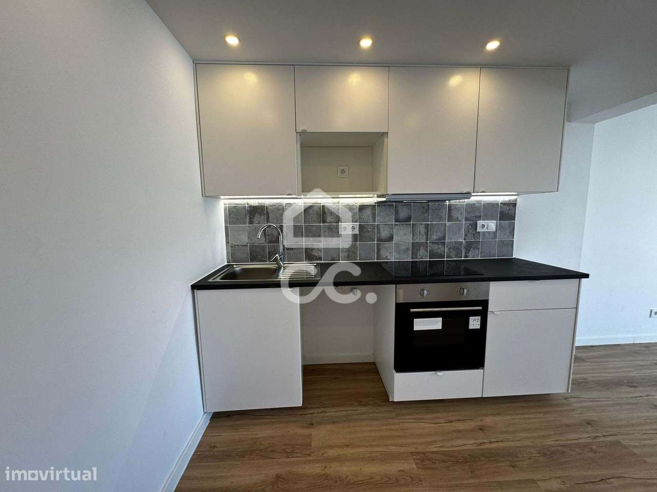 Totalmente Remodelado com vista rio - Grande imagem: 2/24