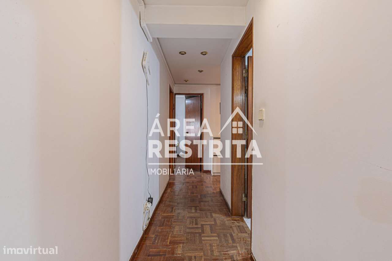 Apartamento T3 transformado em T2 no Seixal, Arrentela-8