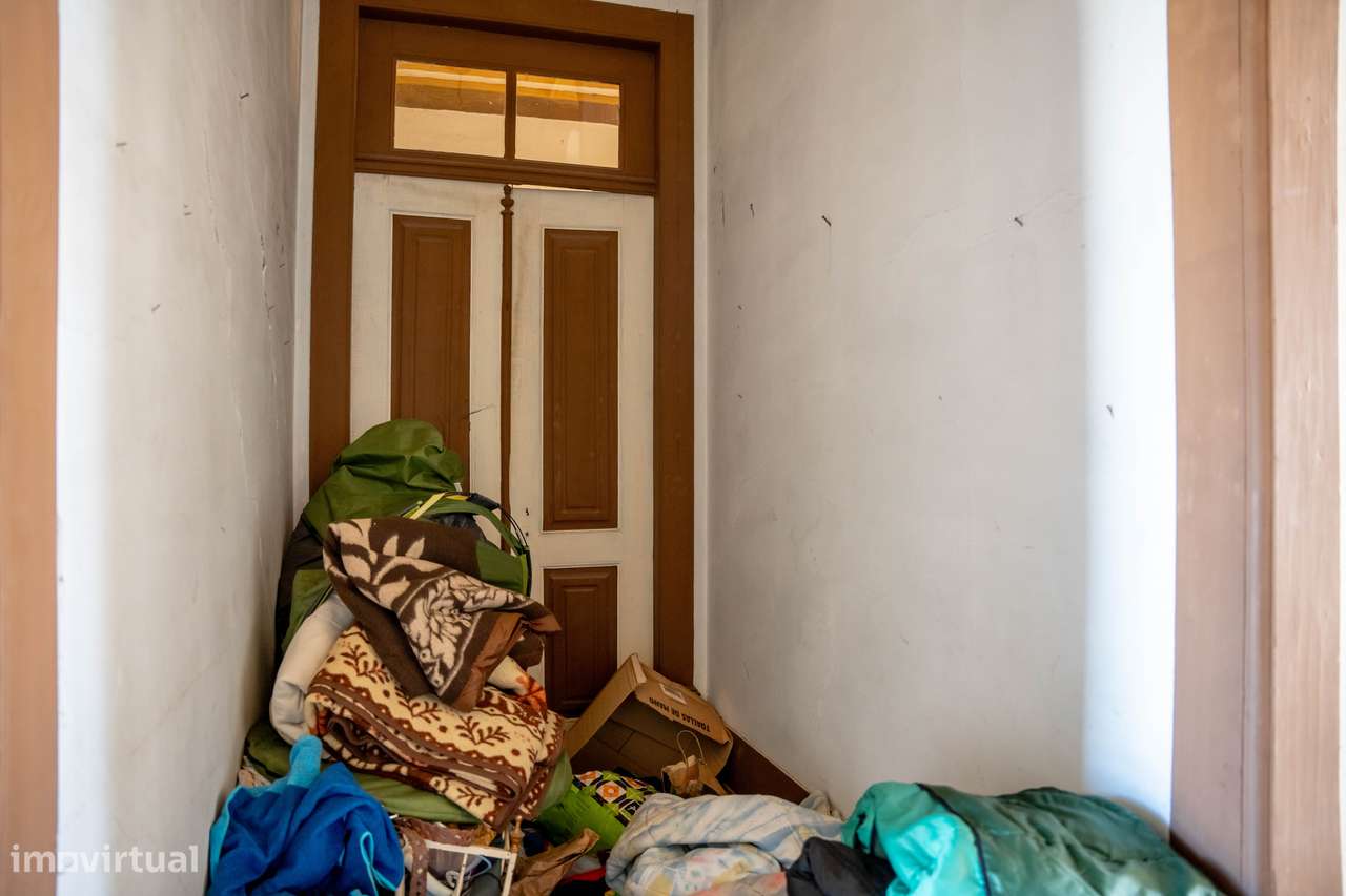 Imóvel com carácter e muito potencial de valorização.-7