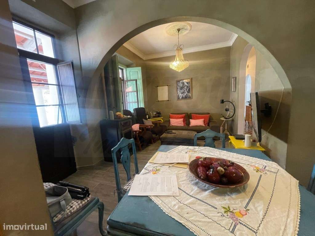 Moradia única na Abela - Espaço, Conforto e Tradição!-7