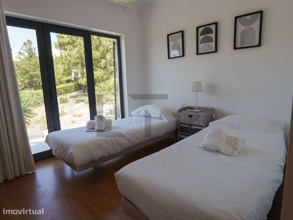 Moradia V4 com Piscina para Venda em Soltroia, Troia-25