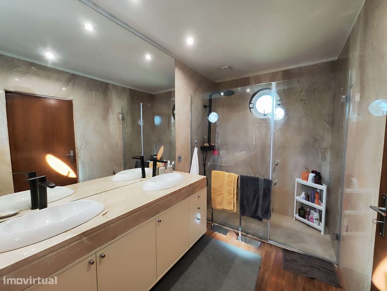Vende-se moradia de luxo-21