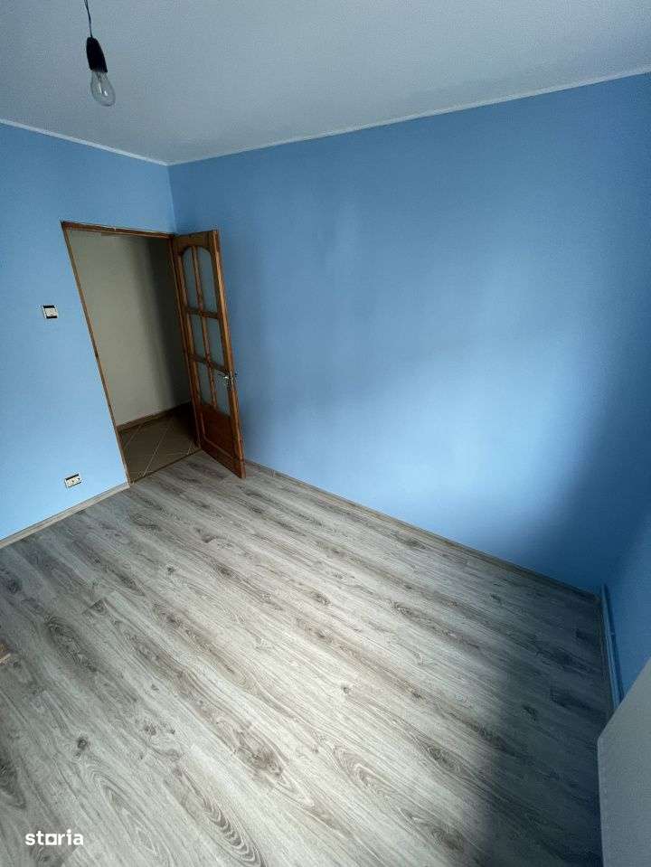 De vanzare apartament cu 3 camere, etajul 2, Dealul Florilor-8