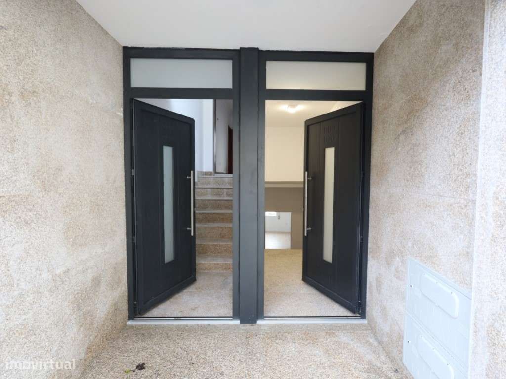 Moradia com 3 habitações independentes | Stª Quitéria, Felgueiras - Grande imagem: 2/16