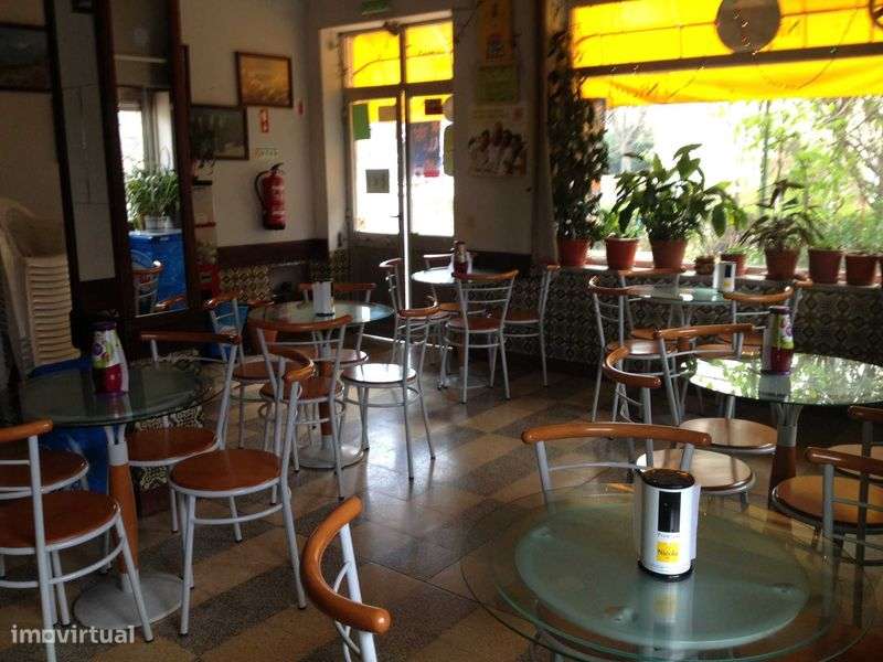 TRESPASSE DE PASTELARIA E SNACK BAR COM ALVARA DESTE 1983 - Grande imagem: 4/8