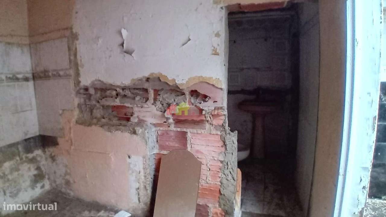 Moradia T4 térrea com anexos na Varzinha - Setúbal-11