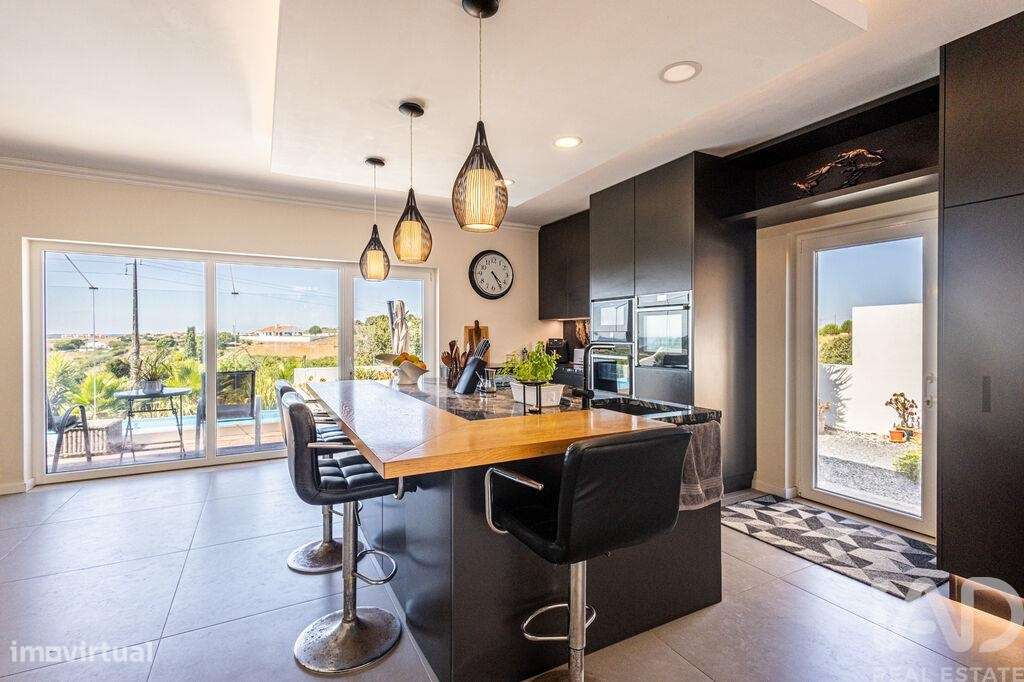 Casa / Villa T5 em Bárrio de 387,00 m2 - Grande imagem: 4/30