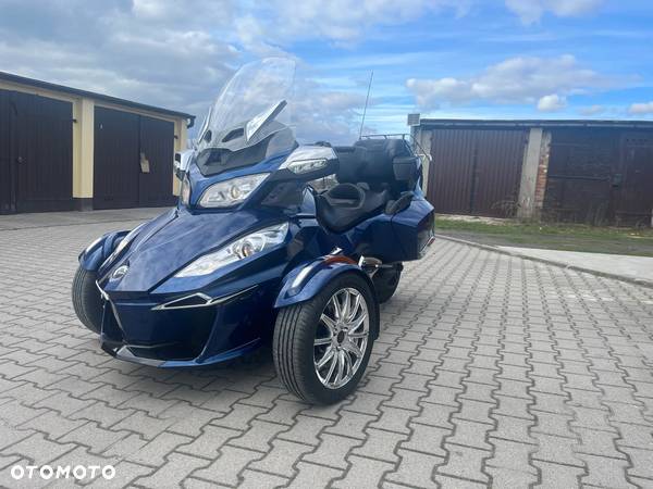 Can-Am Spyder - 2